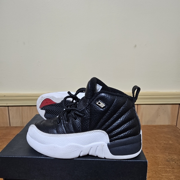 Sneakers - Picture 1 of 3